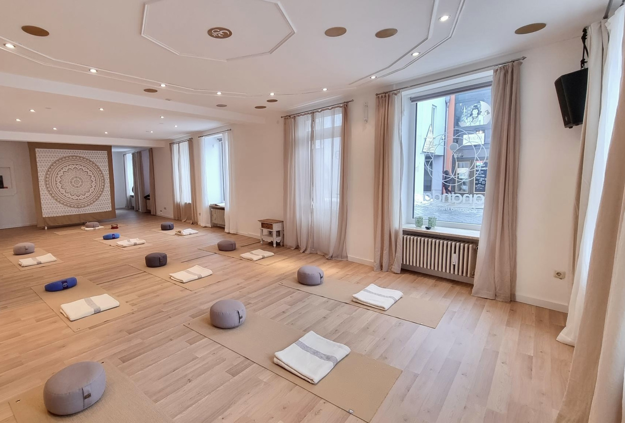 Gruppenraum yoga therapie Pfarrkirchen ananda ananda Chanten Gruppenraum Pfarrkirchen